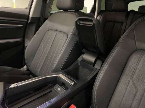 2023 Audi e-tron quattro Premium Plus