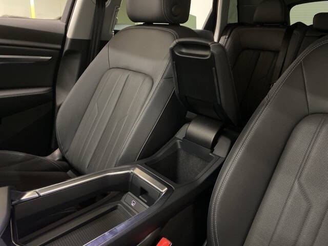 2023 Audi e-tron quattro Premium Plus