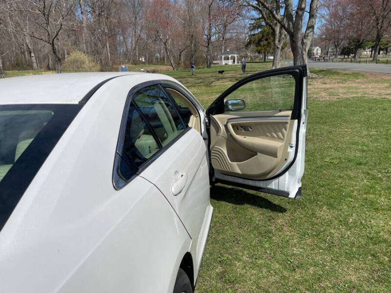 2014 Ford Taurus SEL