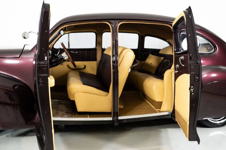 1940 Lincoln Zephyr
