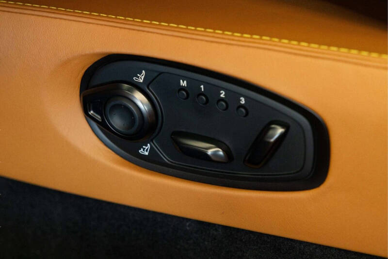 2025 Aston Martin Vantage