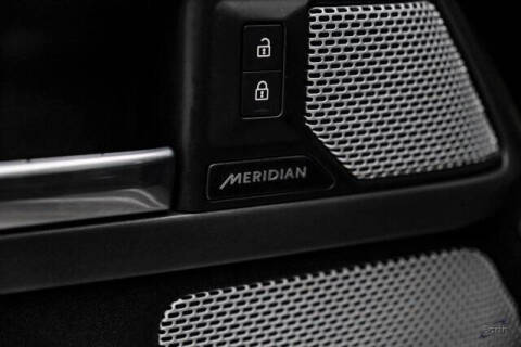 2024 Land Rover Defender 130 P400 X-Dynamic SE