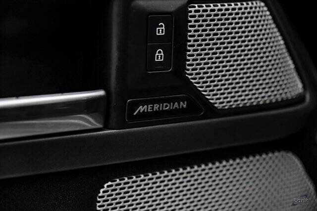 2024 Land Rover Defender 130 P400 X-Dynamic SE