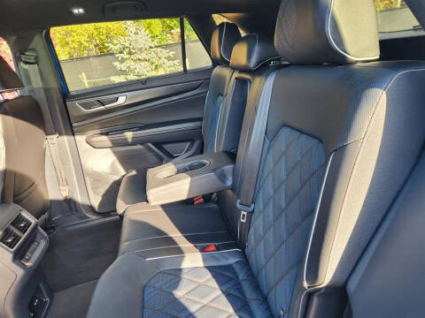 2025 Volkswagen Atlas Cross Sport SEL Premium R-Line 4Motion