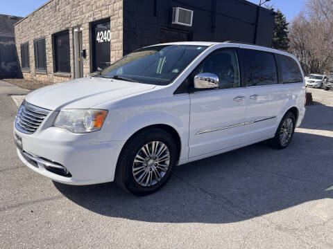 2014 Chrysler Town and Country for sale at Efkamp Auto Sales on 2nd in Des Moines IA