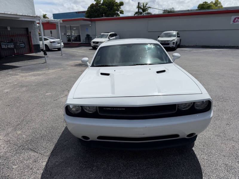 2013 Dodge Challenger SXT Plus