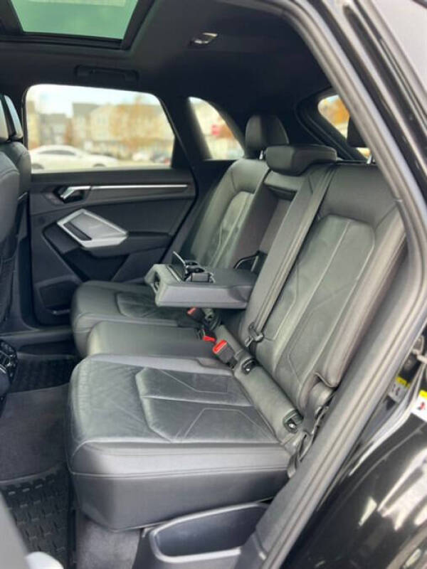 2021 Audi Q3 quattro S line Premium 45 TFSI