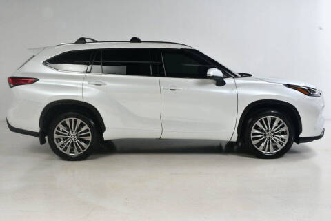 2022 Toyota Highlander Platinum