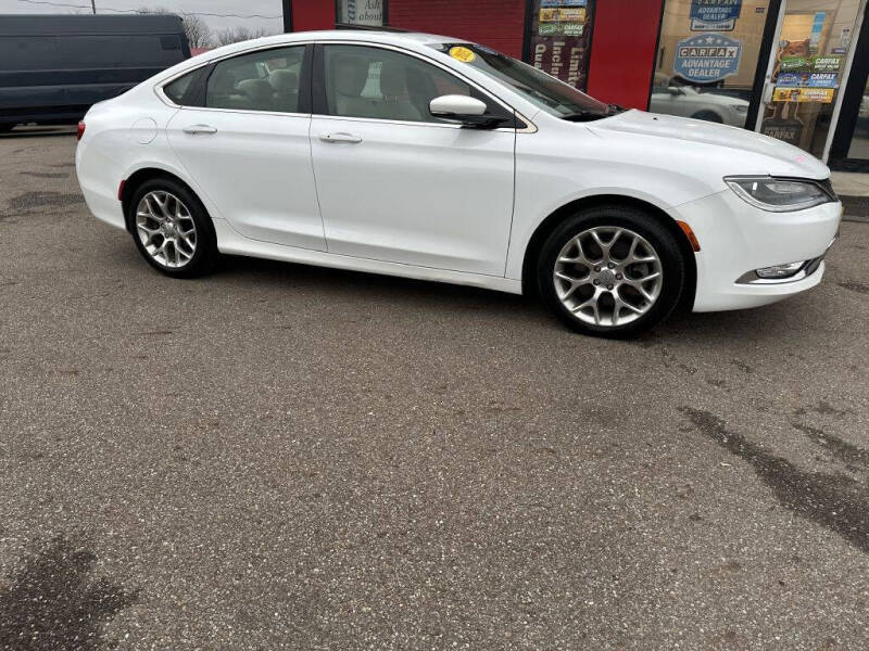 2015 Chrysler 200 C photo 8