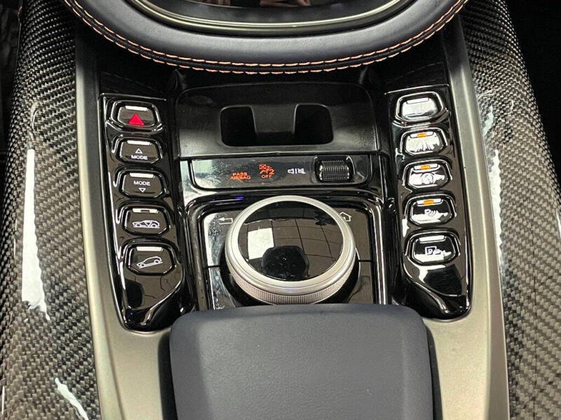 2022 Aston Martin DBX