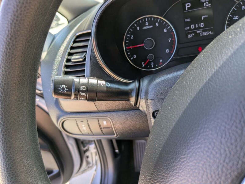 2017 Kia Forte5 LX
