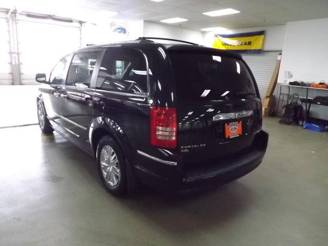 2010 Chrysler Town and Country Limited
