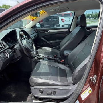 2014 Volkswagen Passat 1.8T S PZEV