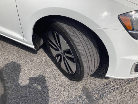 2019 Volkswagen e-Golf SE