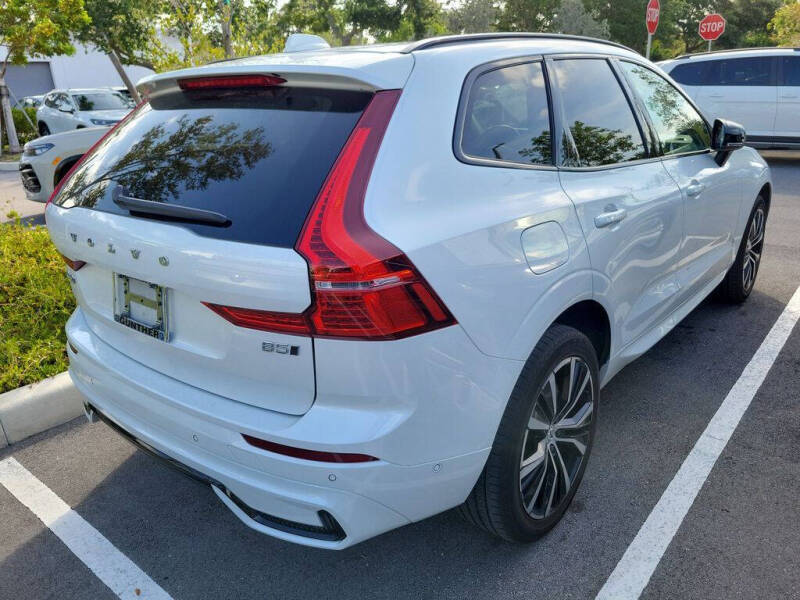 2024 Volvo XC60 B5 Plus Dark Theme