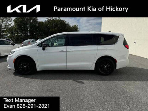 2024 Chrysler Pacifica Touring L