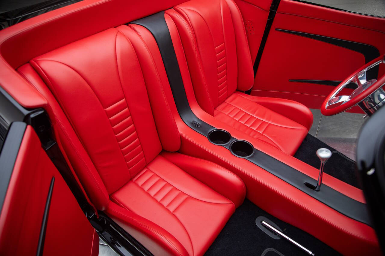 1933 Ford Model 40 52