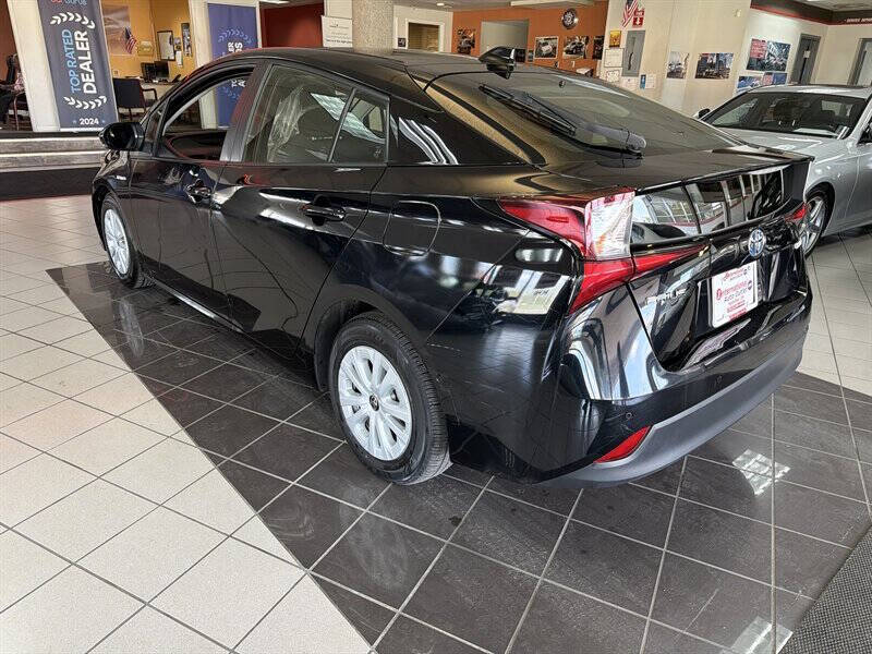2022 Toyota Prius LE