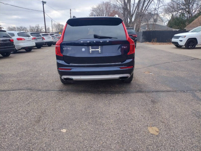 2016 Volvo XC90 Momentum photo 18