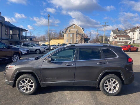 2017 Jeep Cherokee for sale at Sisson Pre-Owned in Uniontown PA