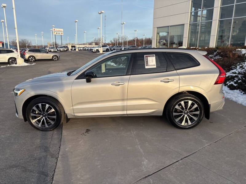 2023 Volvo XC60 B5 Plus Dark Theme