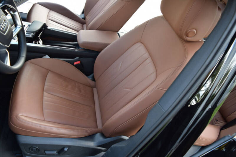 2022 Audi e-tron quattro Premium