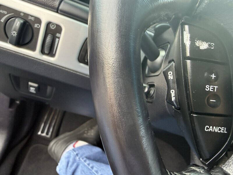 2003 Ford Thunderbird