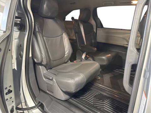 2021 Toyota Sienna LE 8-Passenger