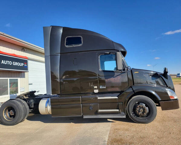 2016 Volvo VNL for sale at LANDMARK AUTO GROUP LLC in Weston, NE