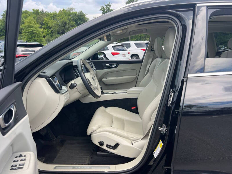 2019 Volvo XC60 T5 Momentum