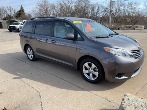 2017 Toyota Sienna for sale at Foust Fleet Leasing in Topeka KS