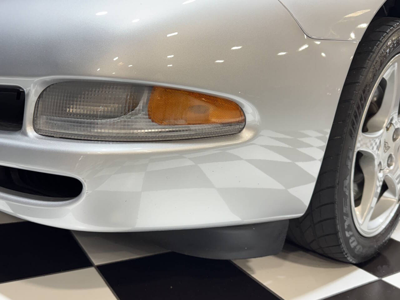 2002 Chevrolet Corvette 23