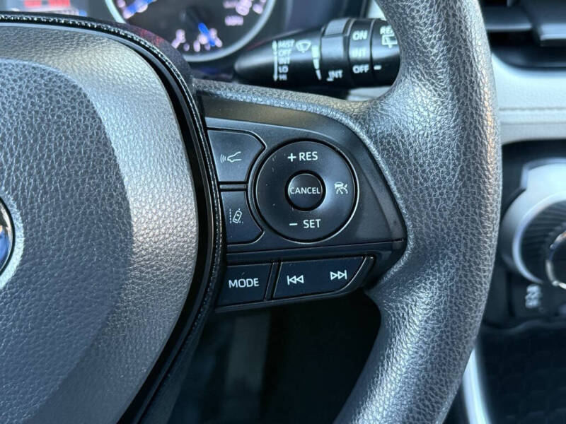 2020 Toyota RAV4 Hybrid XLE