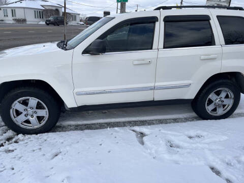 2005 Jeep Grand Cherokee for sale at Amigos Auto Sales Inc in Waukegan IL