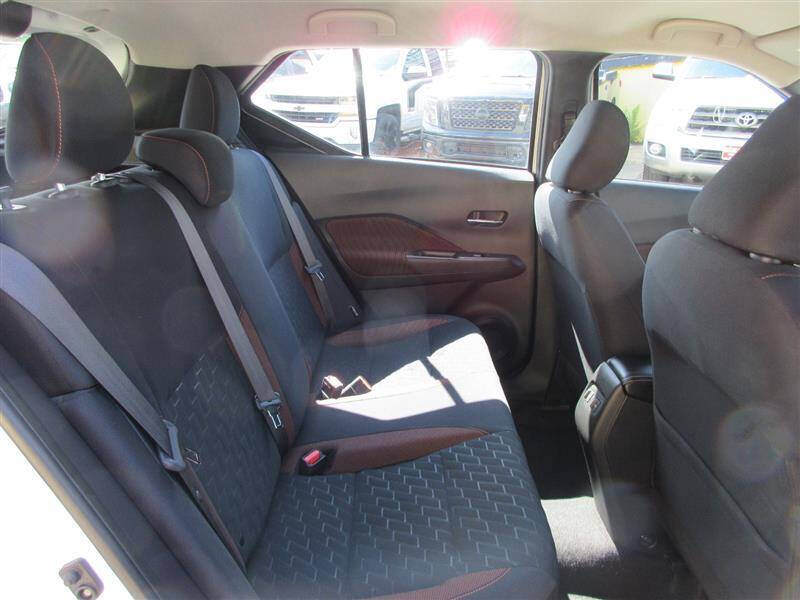 2023 Nissan Kicks SR