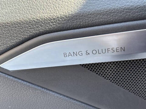 2022 Audi e-tron quattro Premium Plus