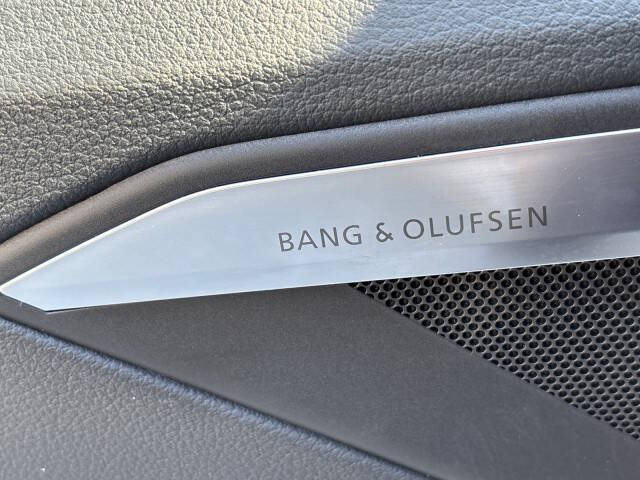 2022 Audi e-tron quattro Premium Plus