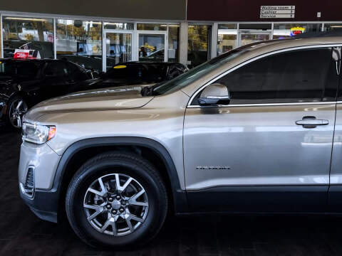2023 GMC Acadia SLT