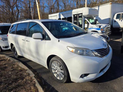2013 Toyota Sienna for sale at Vans Vans Vans INC in Blauvelt NY
