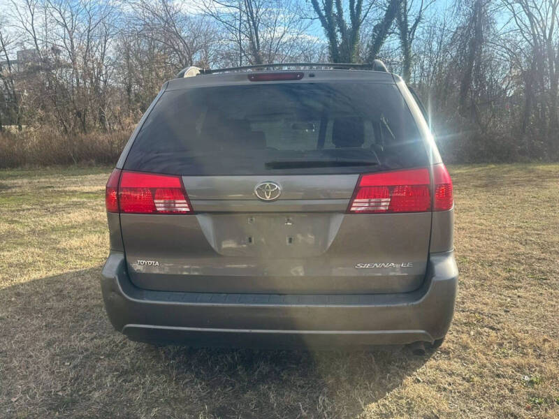 2004 Toyota Sienna