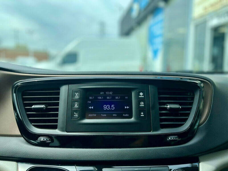 2017 Chrysler Pacifica LX