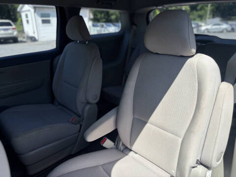 2016 Kia Sedona L