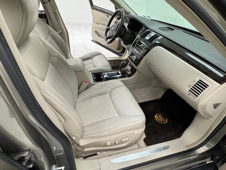 2010 Cadillac DTS Luxury Collection