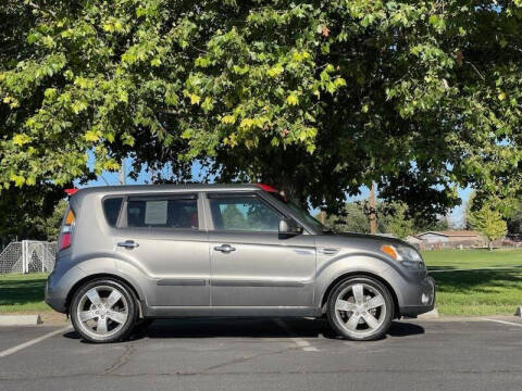 2011 Kia Soul +