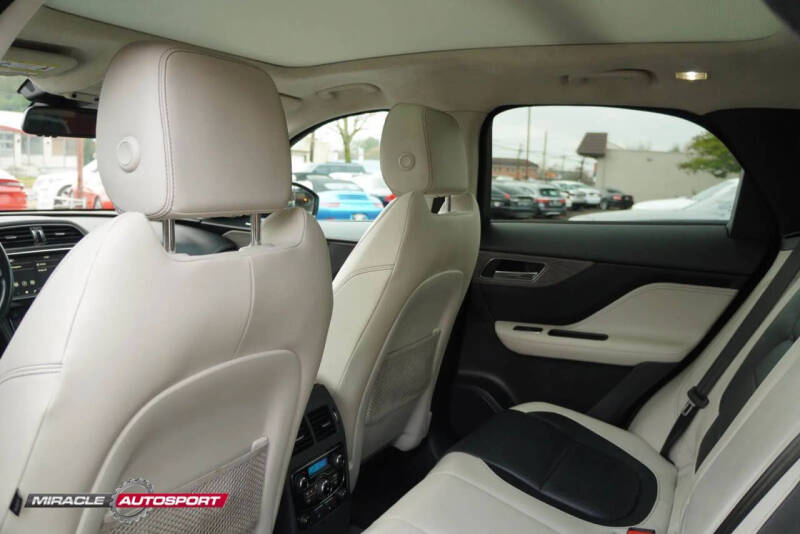 2018 Jaguar F-PACE S