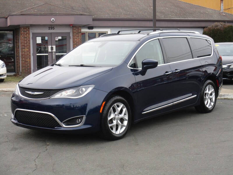 2019 Chrysler Pacifica for sale at Lynnway Auto Sales Inc in Lynn MA