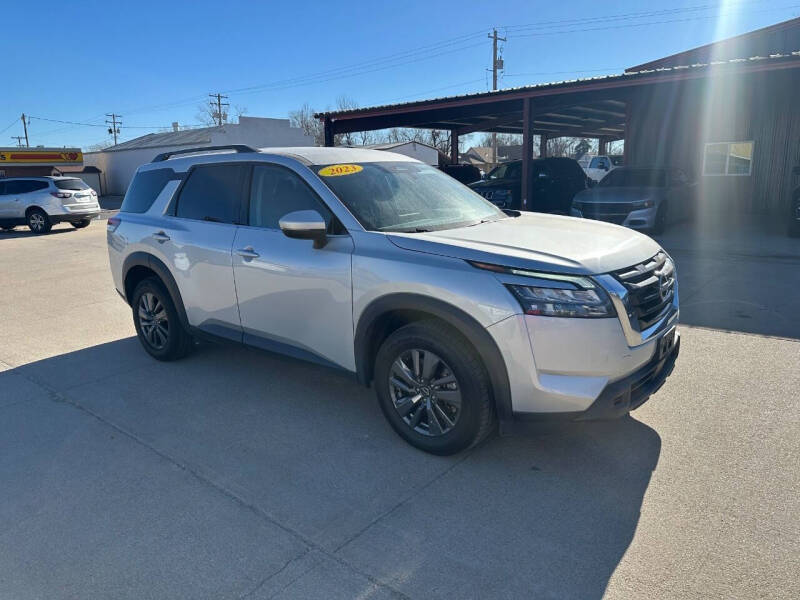 2023 Nissan Pathfinder SV