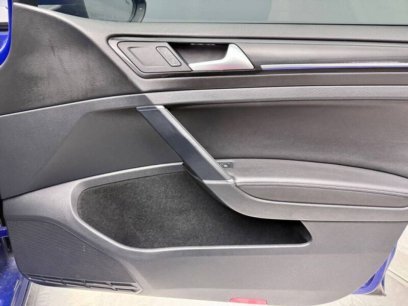 2017 Volkswagen Golf R 4Motion