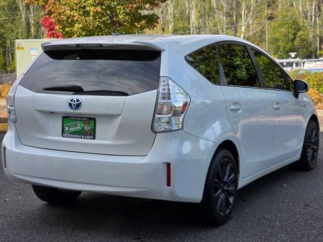 2013 Toyota Prius v Five