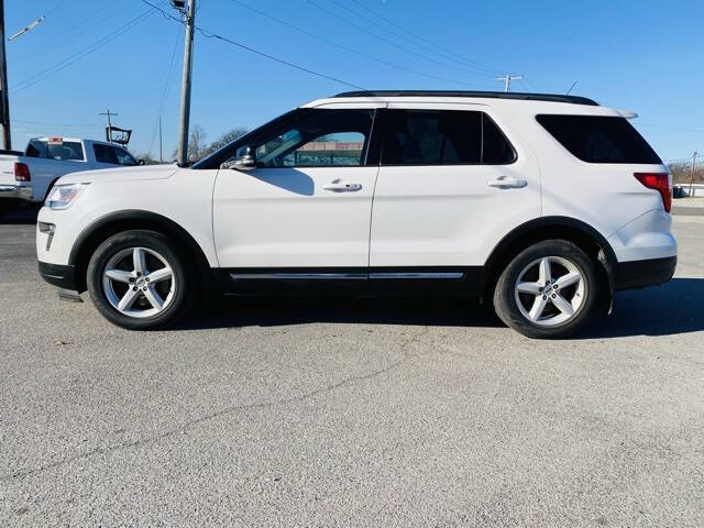 Used 2018 Ford Explorer XLT with VIN 1FM5K7D8XJGA15652 for sale in New Madrid, MO